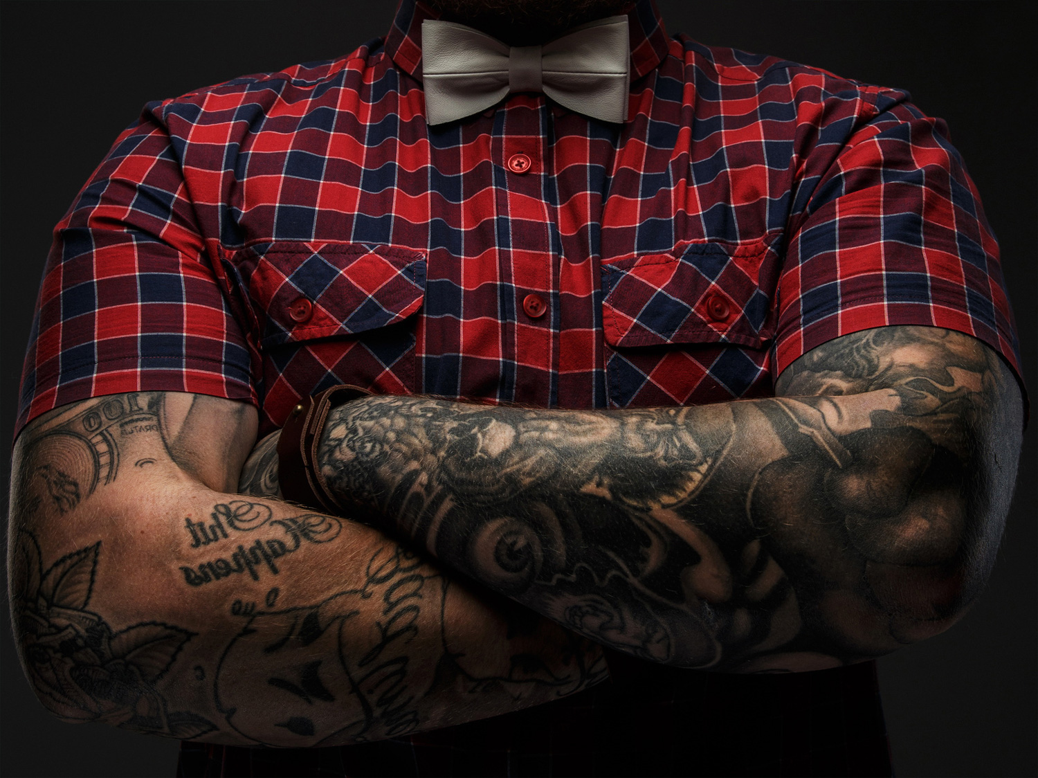 Person mit Tattoos, Cover-up und Überarbeitung